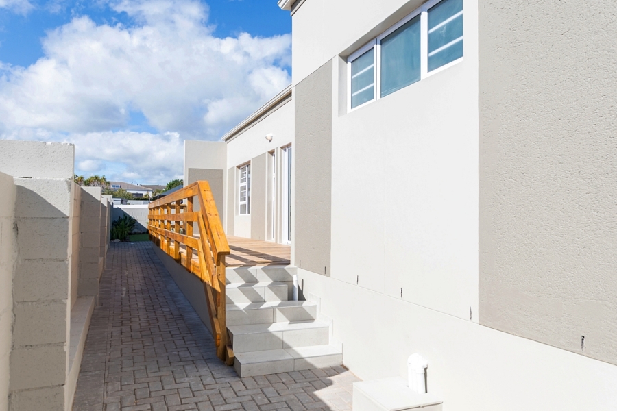 4 Bedroom Property for Sale in Country Club Western Cape